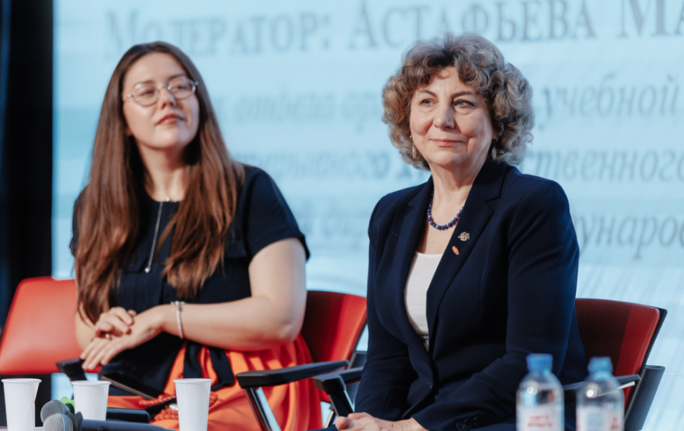 Эксперты ЦНХО выступили на Всероссийском форуме учителей музыки и ИЗО